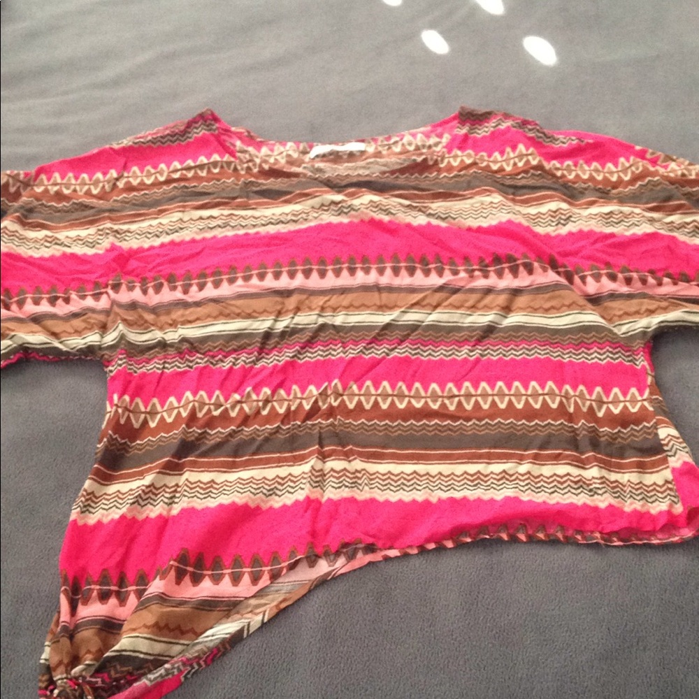 ❤️4 for $20❤️💰 💰💰💰💰Cute Flowy Shirt